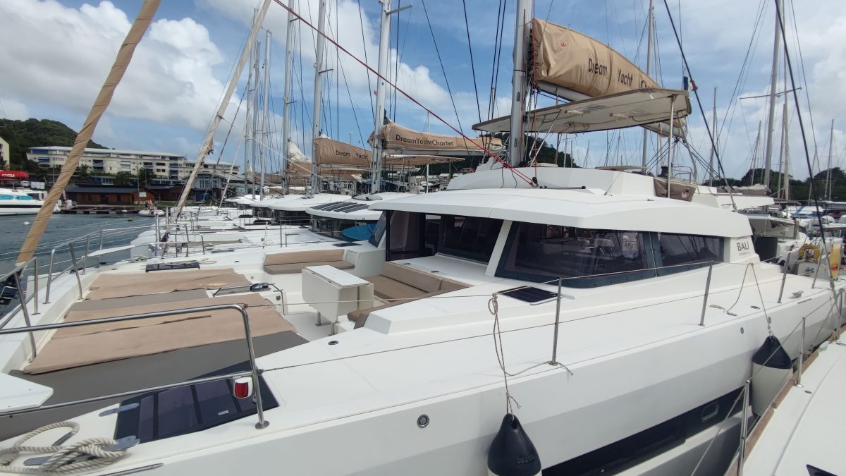 Bali 5.4 – 6 + 2 cab. – Catamaran